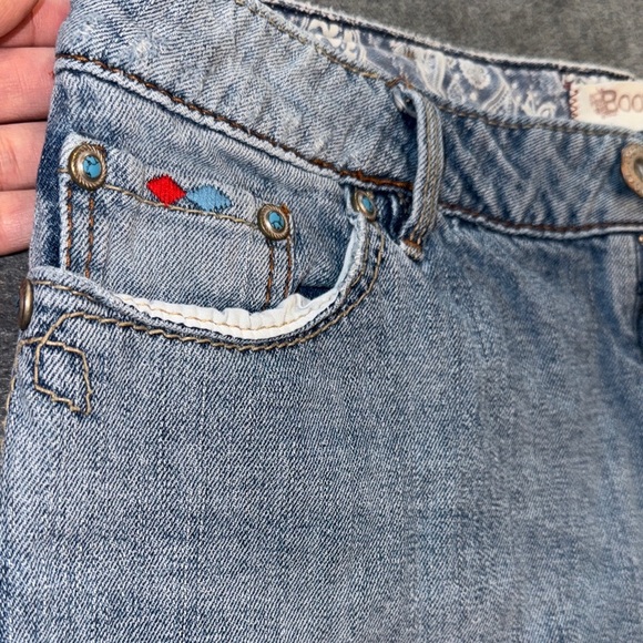 Boot Heel Trading Co- Light Blue Frayed Jean Shorts size 10 - Picture 7 of 15